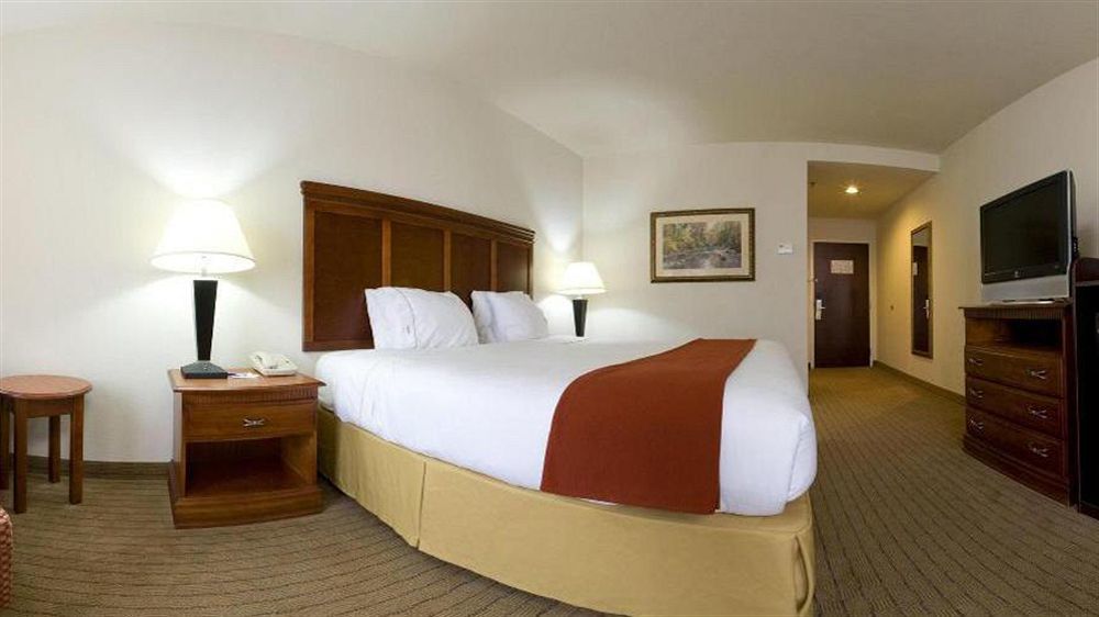 Holiday Inn Express & Suites Dyersburg, An Ihg Hotel Exterior foto